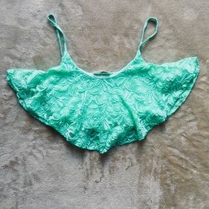 CLOSET Flowy Crop Top